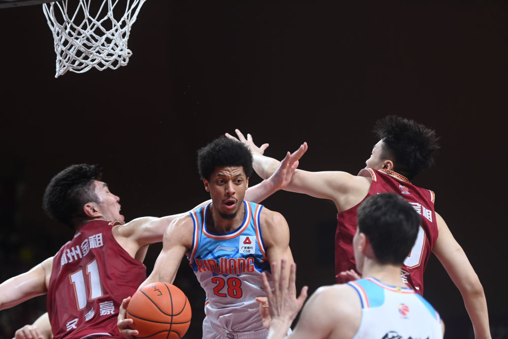 CBA季后赛:新疆伊力特晋级总决赛 CBA季后赛:新疆伊力特晋级总决赛