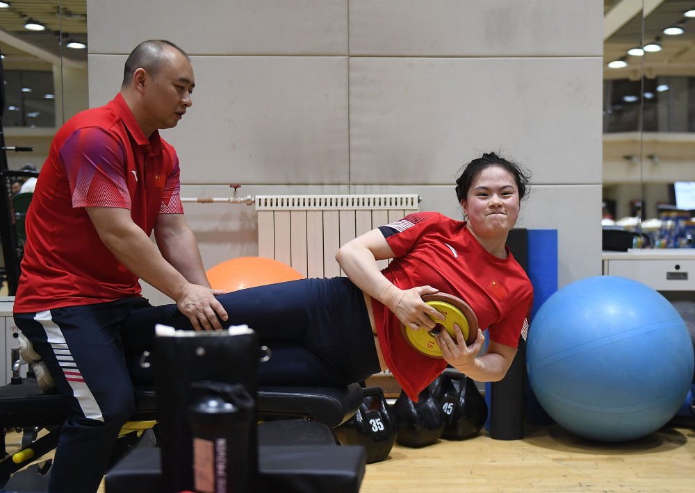 巴黎奥运预备式|国家举重队举行媒体公开课