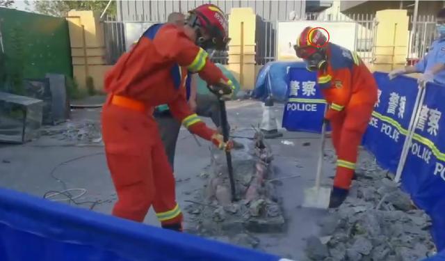 成都一酒店附近发现水泥墩封人?派出所:假的! 成都一酒店附近发现水泥墩封人?派出所:假的!