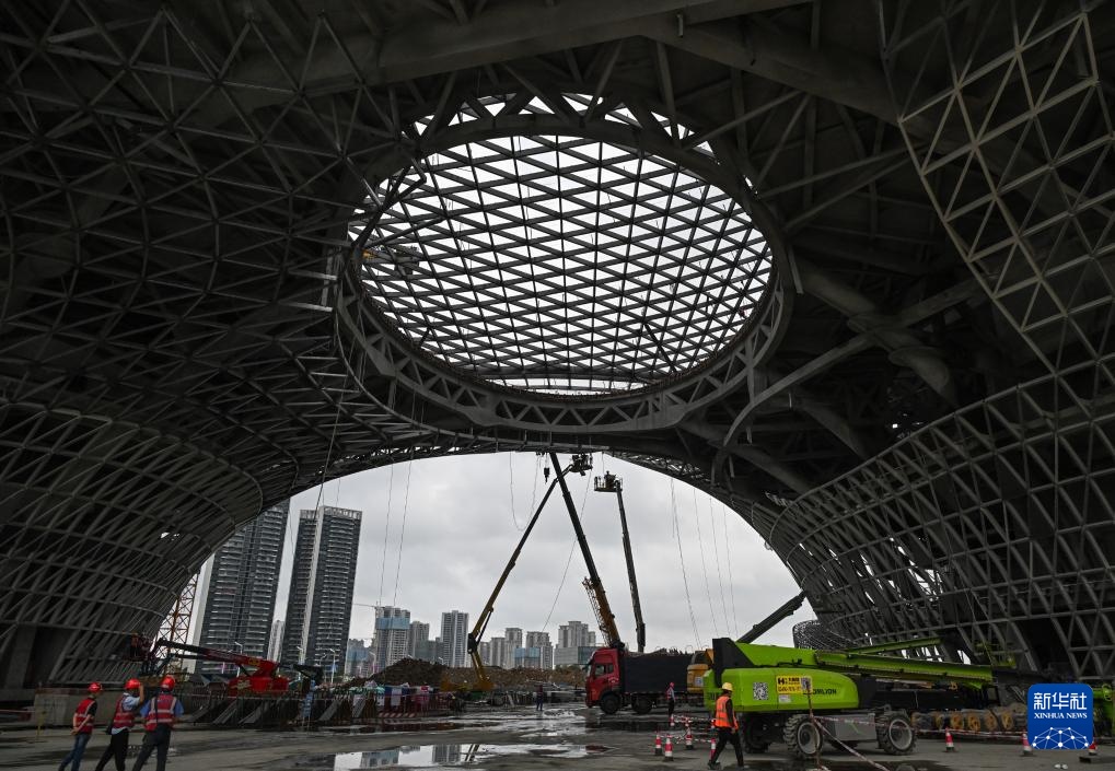 湛江文化中心向海“绽放”