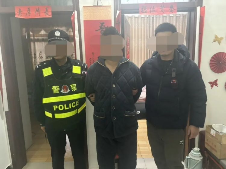 勾结境外、超26万条！警方破获“黑市”团伙