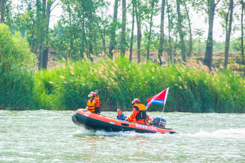 以“练”备汛——高科技装备显“身手”