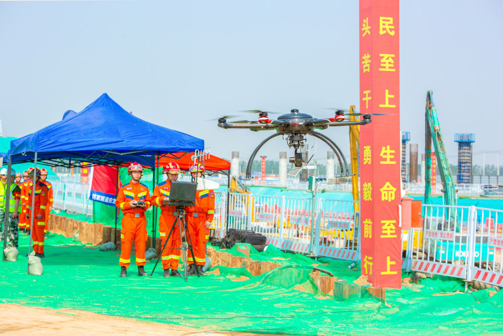 以“练”备汛——高科技装备显“身手”