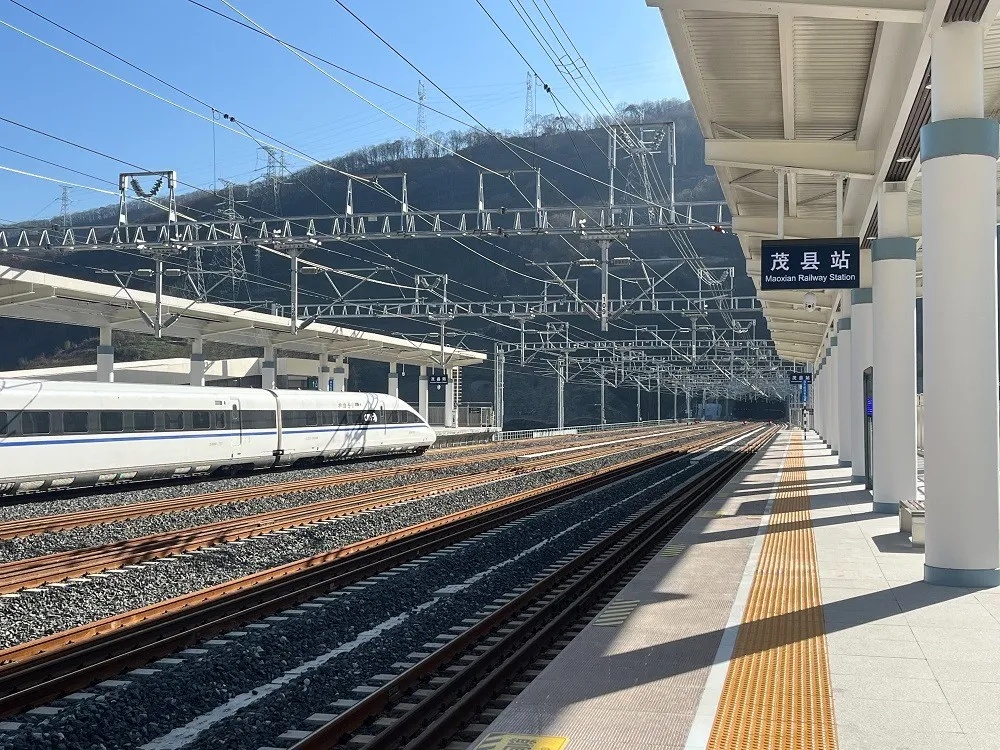 重大进展!成都年内3小时飙拢九寨沟黄龙 重大进展!成都年内3小时飙拢九寨沟黄龙