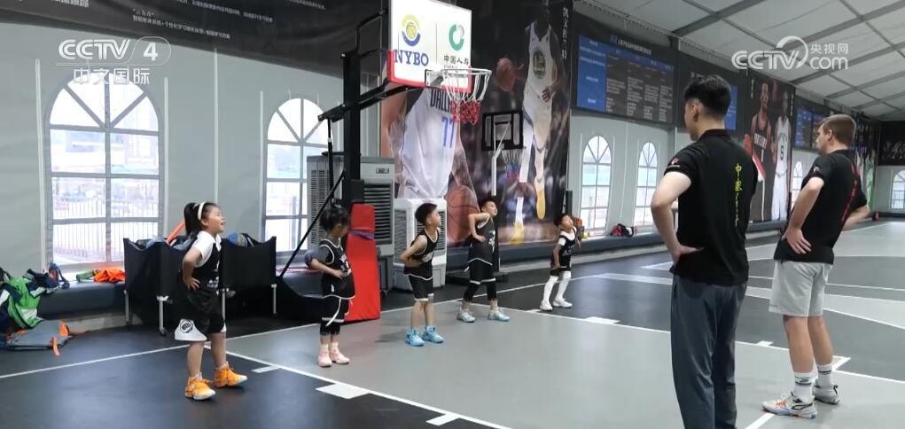 塞尔维亚籍篮球教练的中国情结:中国孩子很聪明,也非常热爱篮球 塞尔维亚籍篮球教练的中国情结:中国孩子很聪明,也非常热爱篮球