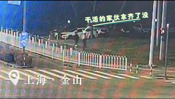 天真！戴个头套就认不出你了嘛？！