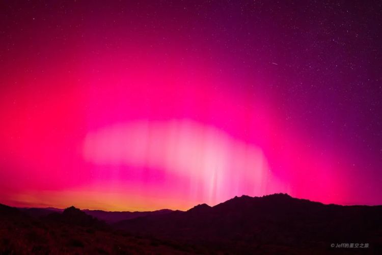 地磁暴红色预警发布！“阿勒泰绚丽极光”冲上热搜