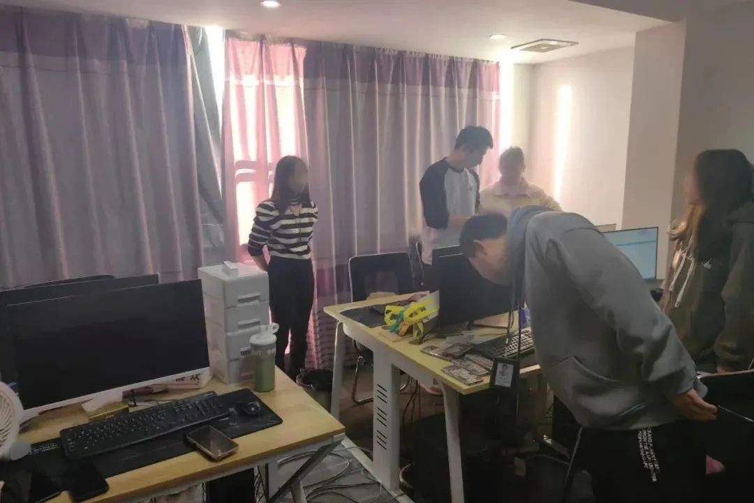 疯狂下单后又疯狂退货、差评?竟是“老东家”下令报复离职员工…… 疯狂下单后又疯狂退货、差评?竟是“老东家”下令报复离职员工……