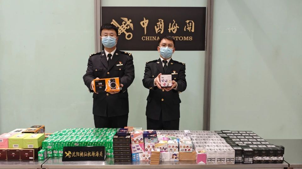 拍立得、相纸、动漫卡片……沈阳海关发现未申报超量物品334件