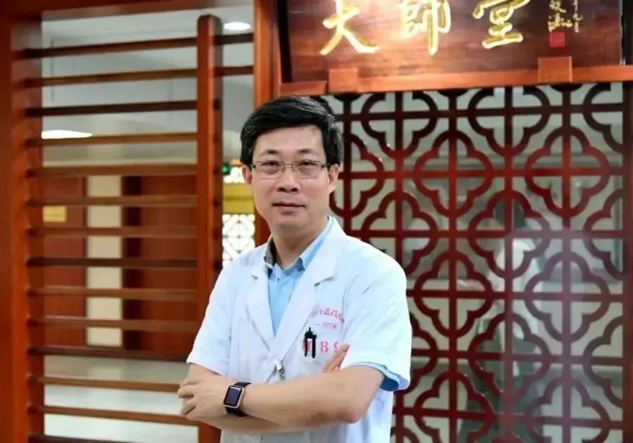 退休院长接连被查,医药反腐高压不减 退休院长接连被查,医药反腐高压不减