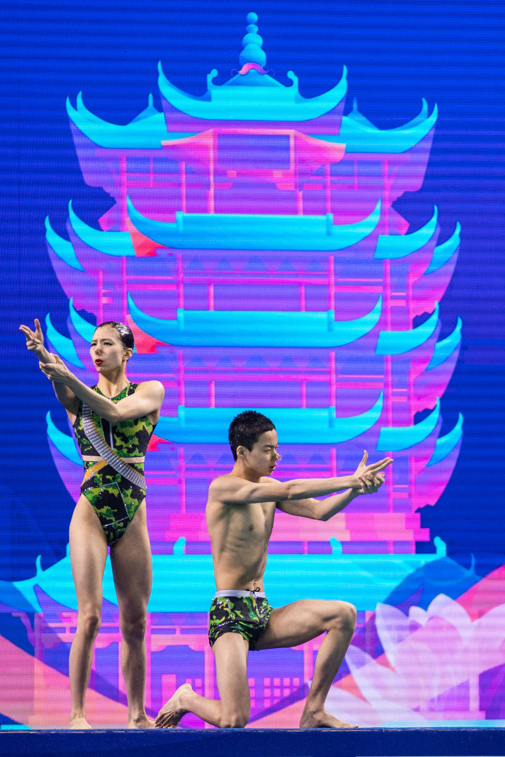 花样游泳全国冠军赛：上海安踏队夺得混双技术自选冠军