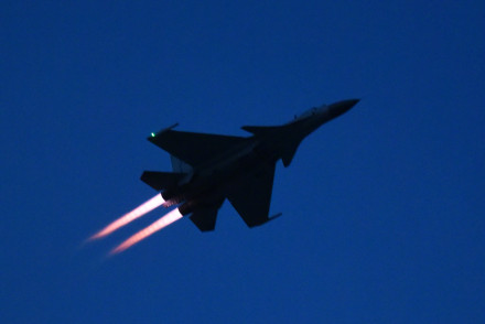 战机跨昼夜飞行训练，出击！