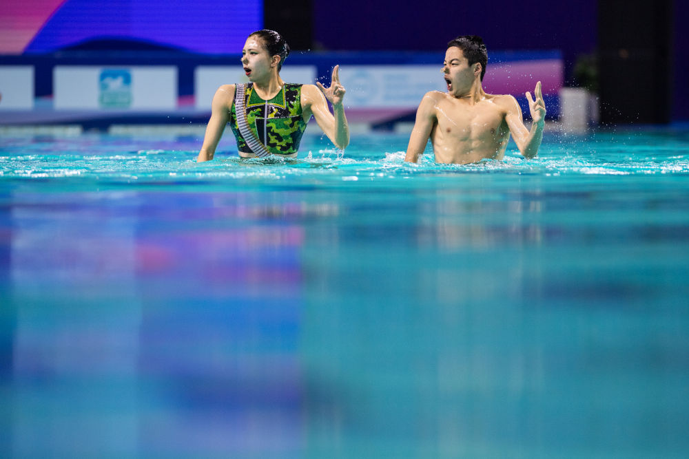 花样游泳全国冠军赛：上海安踏队夺得混双技术自选冠军