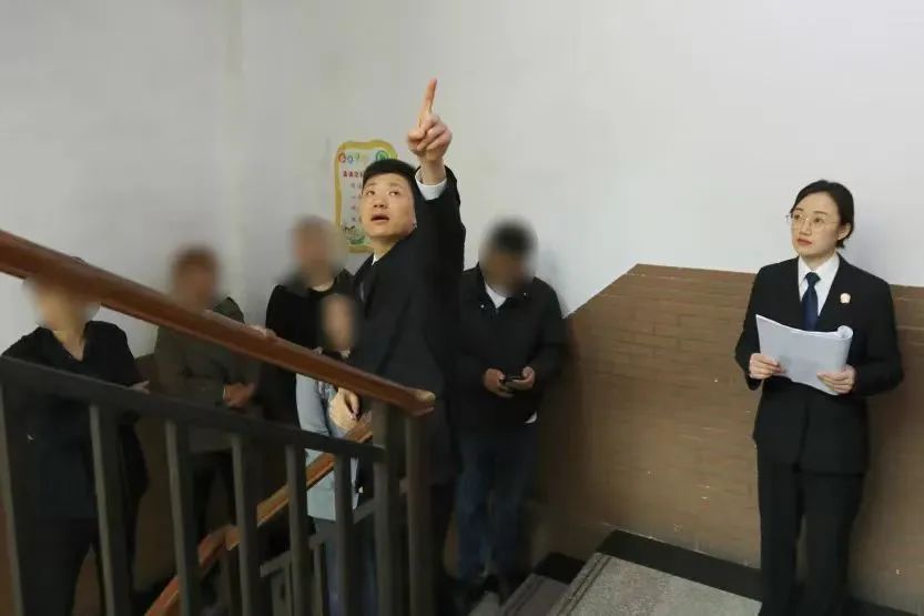 学生磕断牙,学校被索赔8万! 学生磕断牙,学校被索赔8万!