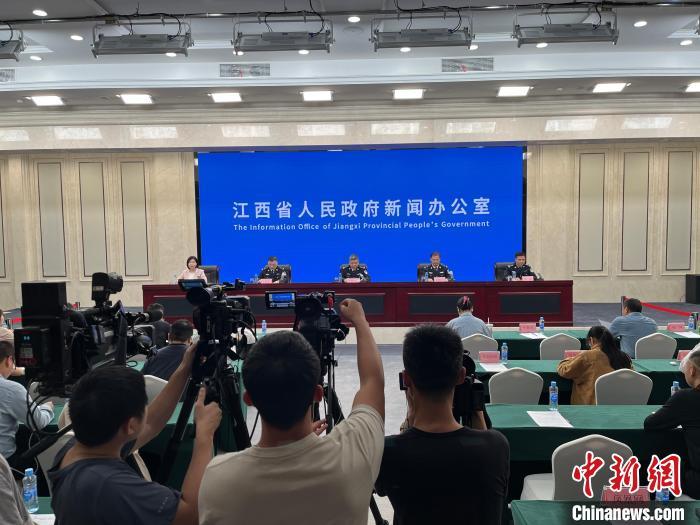 去年以来江西警方侦办涉网犯罪刑事案件1万余起