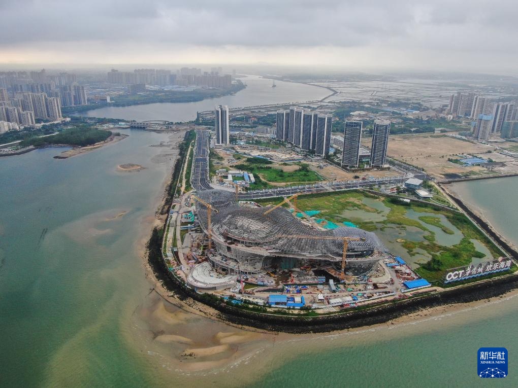 湛江文化中心向海“绽放”