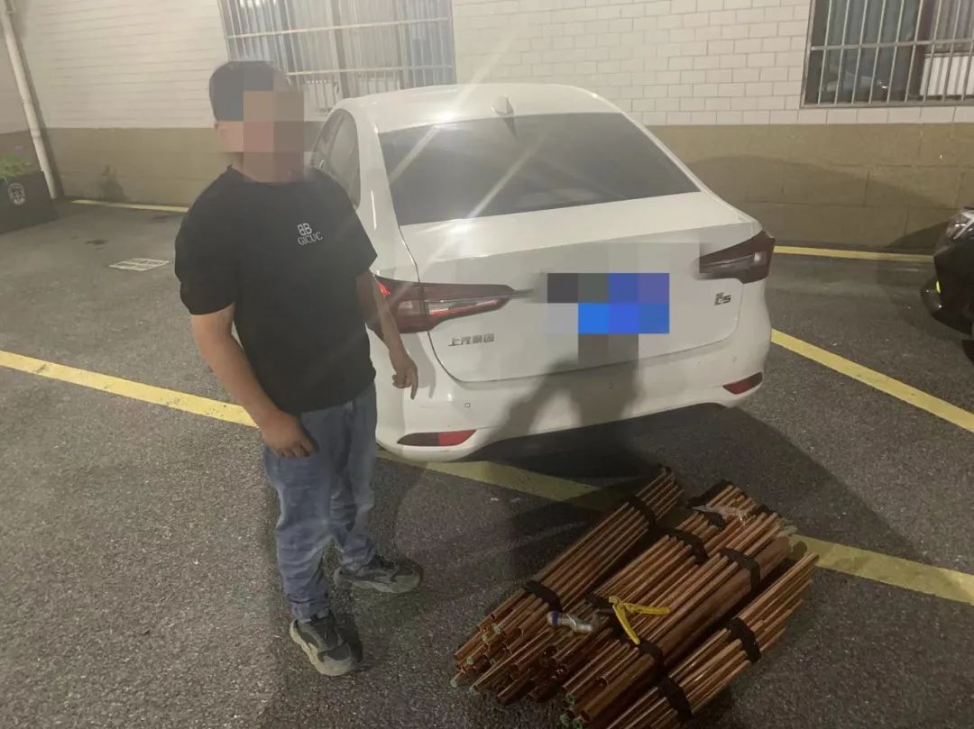 天真！戴个头套就认不出你了嘛？！