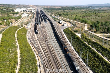 浩吉铁路万吨重载列车开行突破2000列 浩吉铁路万吨重载列车开行突破2000列