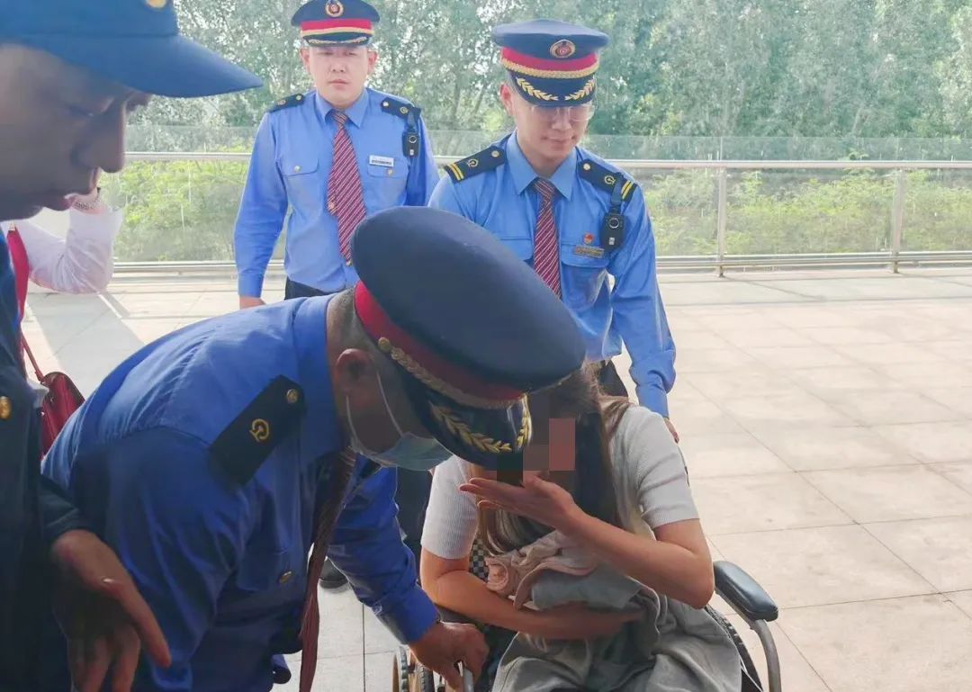 情况紧急，G91次列车临时停靠涿州东站……