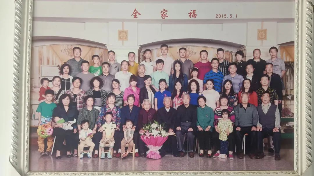 “我好幸福，还能向101岁的妈妈说‘母亲节快乐’”