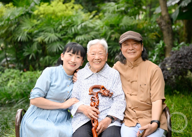 如果没有妈妈，可能没有我这幅百米三峡长卷……