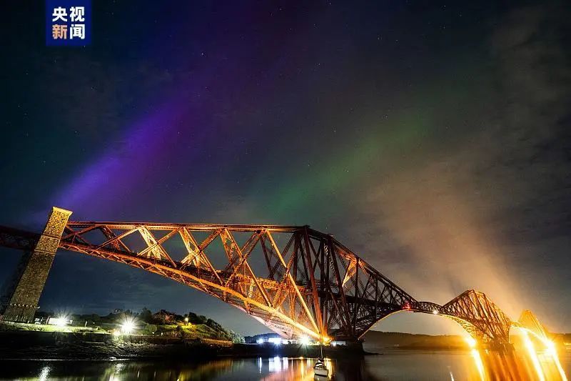快看!极强地磁暴引发的绝美天空! 快看!极强地磁暴引发的绝美天空!