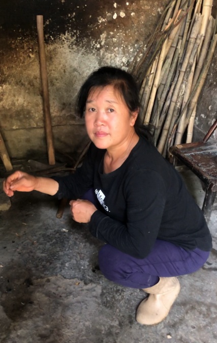 湖南女孩免费为乡村妇女化妆，变妆前后让人泪目：先是自己，才是妈妈