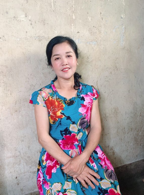 湖南女孩免费为乡村妇女化妆，变妆前后让人泪目：先是自己，才是妈妈