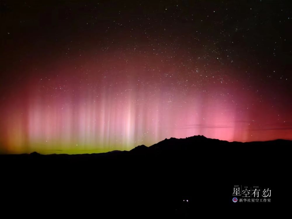 星空有约丨美翻了！快来一睹绚丽“极光秀”