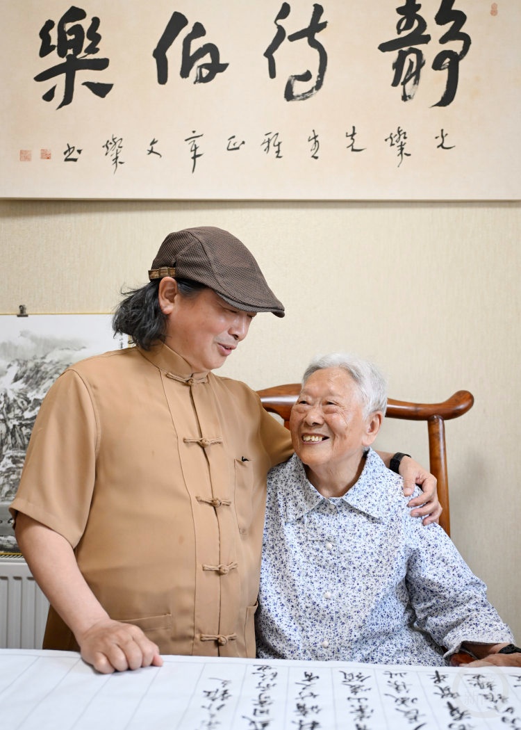 如果没有妈妈，可能没有我这幅百米三峡长卷……