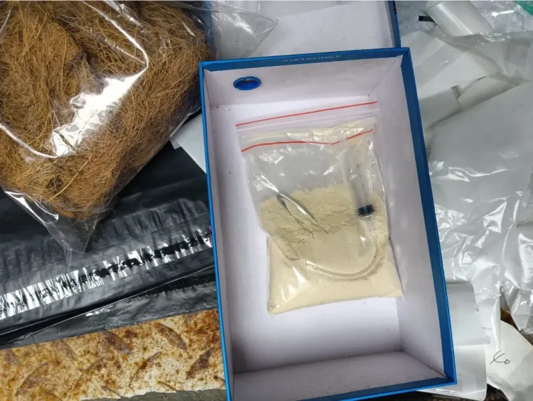 快递惊现“白色粉末”,杭州快递小哥果断报警!结局亮了 快递惊现“白色粉末”,杭州快递小哥果断报警!结局亮了