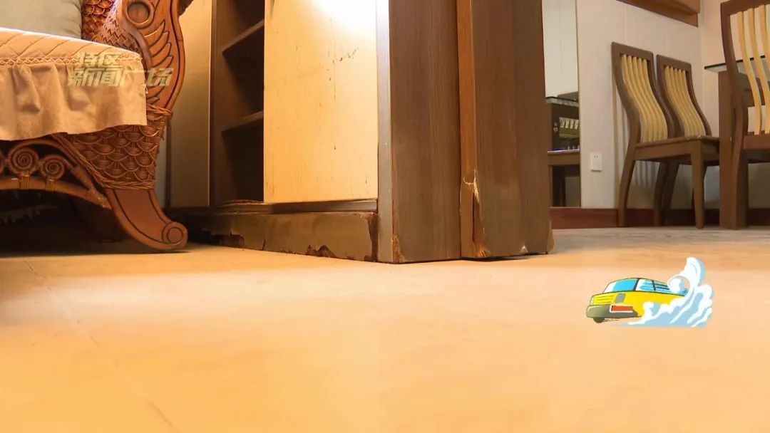 厦门一市民家中被粪水淹了,家具墙面被泡坏,原因竟是→ 厦门一市民家中被粪水淹了,家具墙面被泡坏,原因竟是→