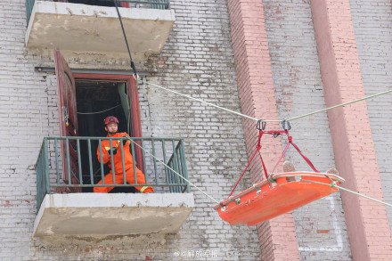 看现场！应急救援演练正在进行中