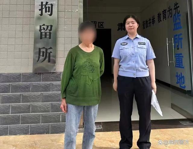 奶奶为给孙女“出头”,闯进中学拿喇叭骂老师20多分钟被拘留 奶奶为给孙女“出头”,闯进中学拿喇叭骂老师20多分钟被拘留