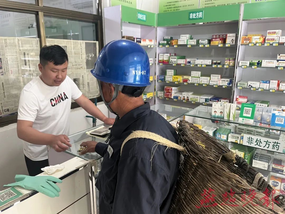 摩托+背篓，太行山上免费“跑腿”35年