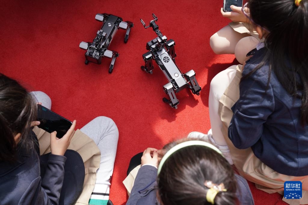 哈尔滨工业大学举办学生创新创业成果展 哈尔滨工业大学举办学生创新创业成果展