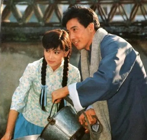 时隔30年再登台,刘雪华如何诠释《张爱玲的最后一夜》? 时隔30年再登台,刘雪华如何诠释《张爱玲的最后一夜》?