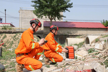 看现场！应急救援演练正在进行中