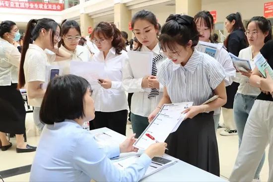 4个岗位“抢”1名毕业生？！“这个新专业的本科生迎来毕业季……”