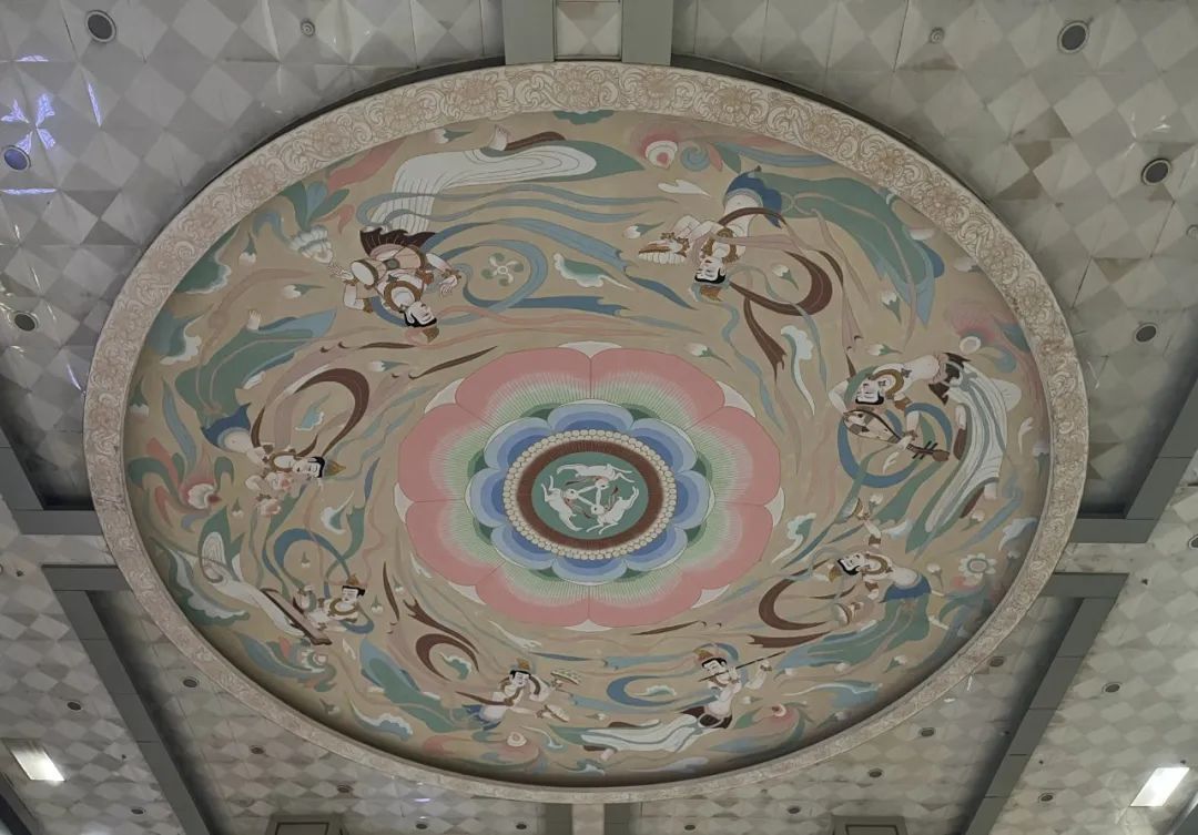 屋顶犹如“云端秘境”,广州南站藏着惊喜 屋顶犹如“云端秘境”,广州南站藏着惊喜