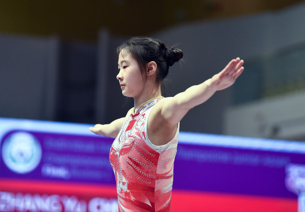 蹦床亚锦赛中国队获男、女个人项目冠军