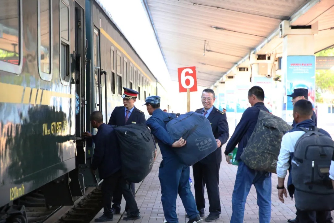 这趟特别的专列,连续开行25年! 这趟特别的专列,连续开行25年!