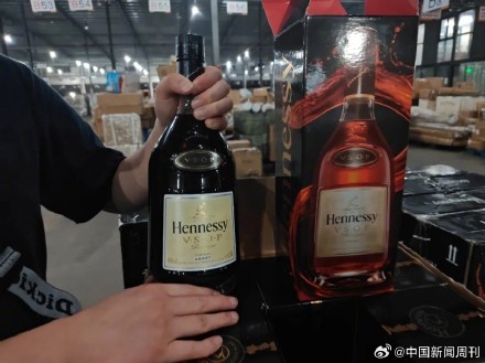 团伙通过返岛自提走私涉案700万 团伙通过返岛自提走私涉案700万