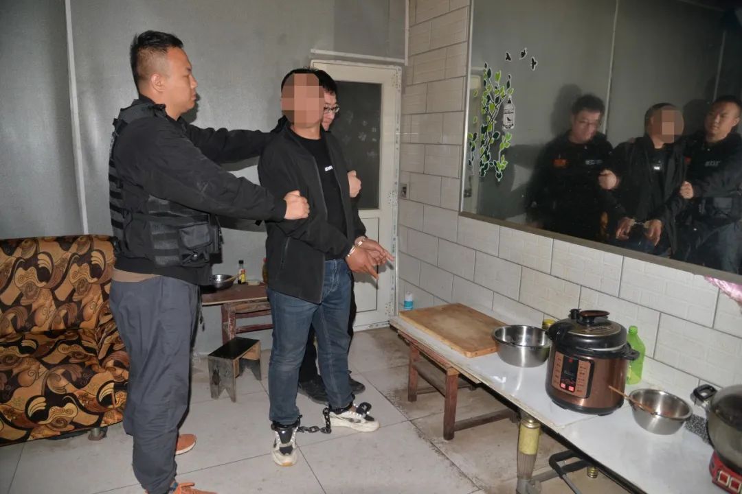 男子30余刀砍死工友后潜逃外省,山西警方4天后抓获!