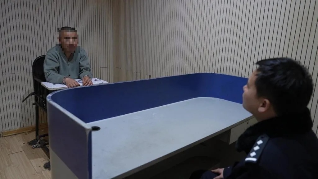 一句“你瞅啥”,1人死亡2人受伤!16年后,三名嫌疑人全部到案! 一句“你瞅啥”,1人死亡2人受伤!16年后,三名嫌疑人全部到案!