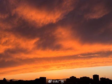 北京今天又是七彩祥云又是火烧云
