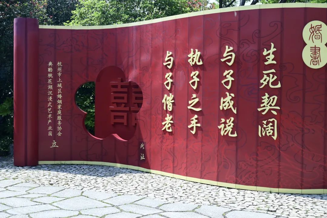 全满全满!杭州有人提前一个月蹲点,没赶上的可以→ 全满全满!杭州有人提前一个月蹲点,没赶上的可以→