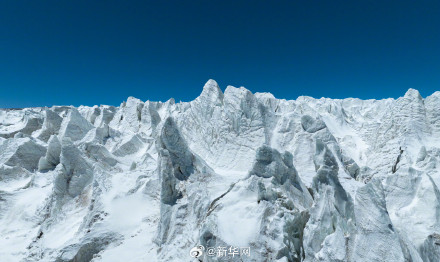 飞瞰藏色岗日冰川太震撼！