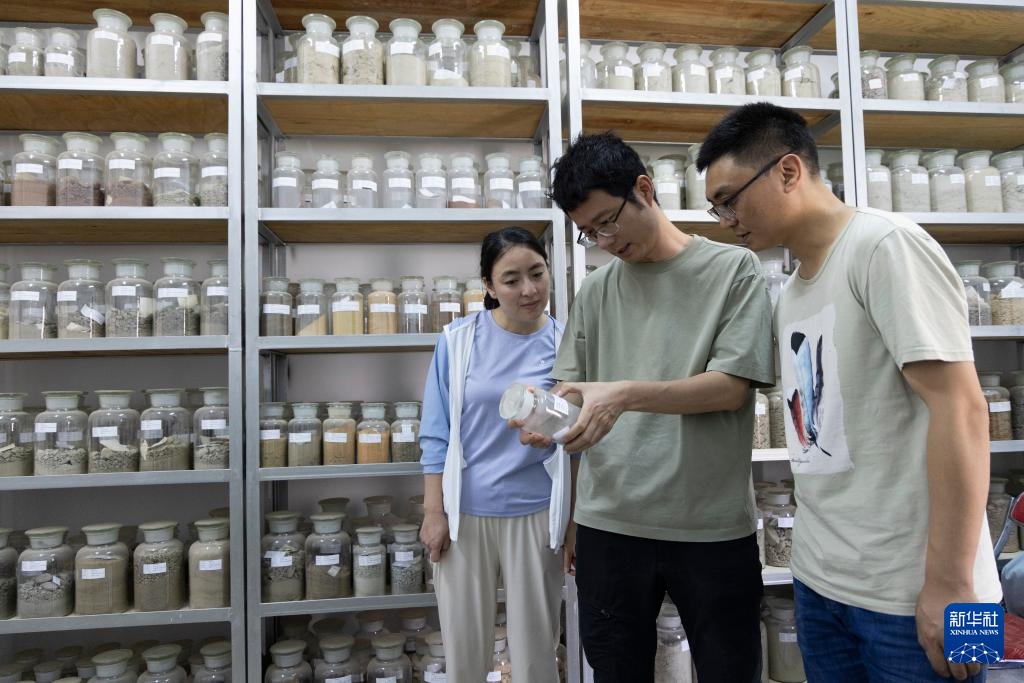 走进“泥石流天然博物馆” 走进“泥石流天然博物馆”