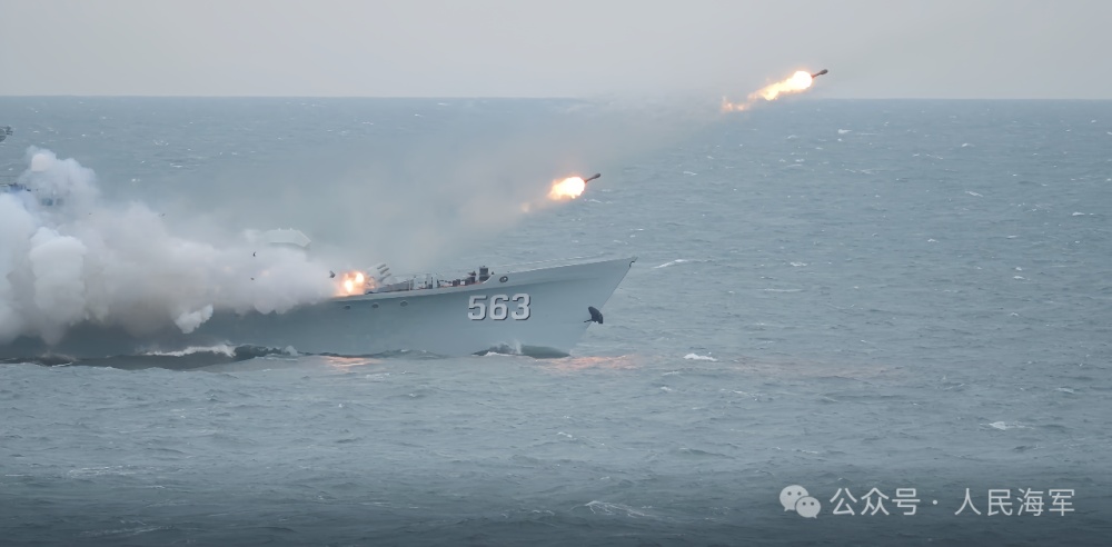 浓浓“火药味”!海军大连舰艇学院将课堂搬到海上 浓浓“火药味”!海军大连舰艇学院将课堂搬到海上
